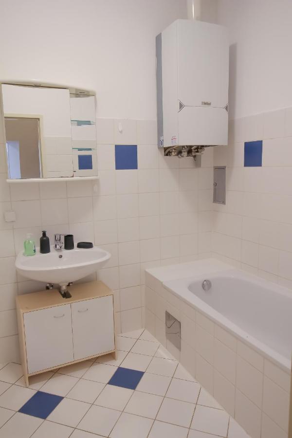 Family 3 Bedroom Apartment Lv7 Вена Экстерьер фото
